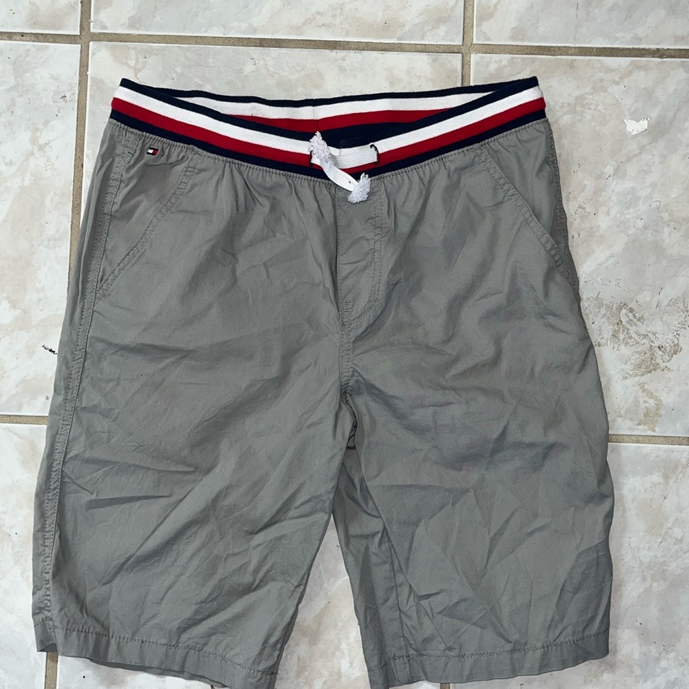 Youth Tommy Hilfiger Boys Gray Shorts Size Large  16/18 Drawstring